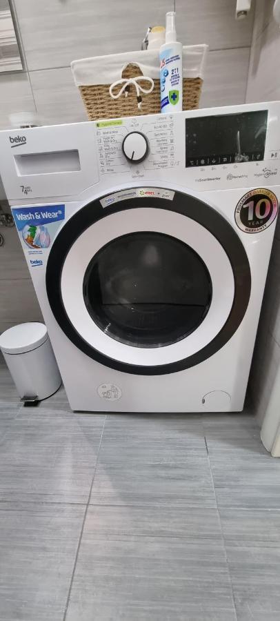 נובי סאד Grove II Apartment = Strict City Centre מראה חיצוני תמונה