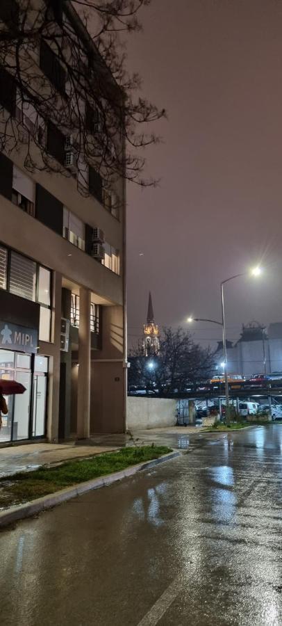 נובי סאד Grove II Apartment = Strict City Centre מראה חיצוני תמונה